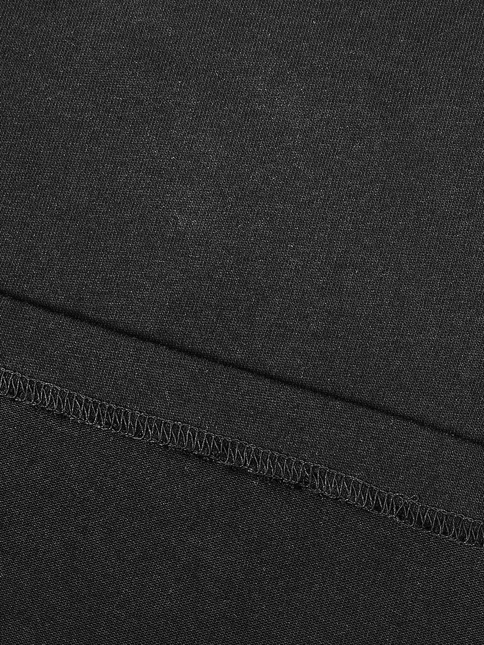 D19 Contrast Piped Panel T-Shirt